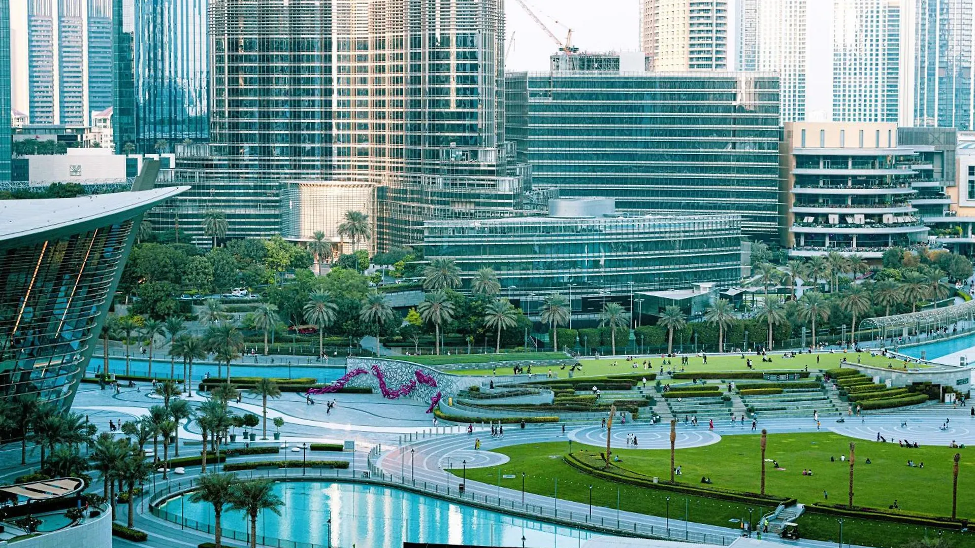 Iconic Two-Bedroom Apartment With Full Burj Khalifa & Fountain View By Prestige Nest Dubaj 0*,