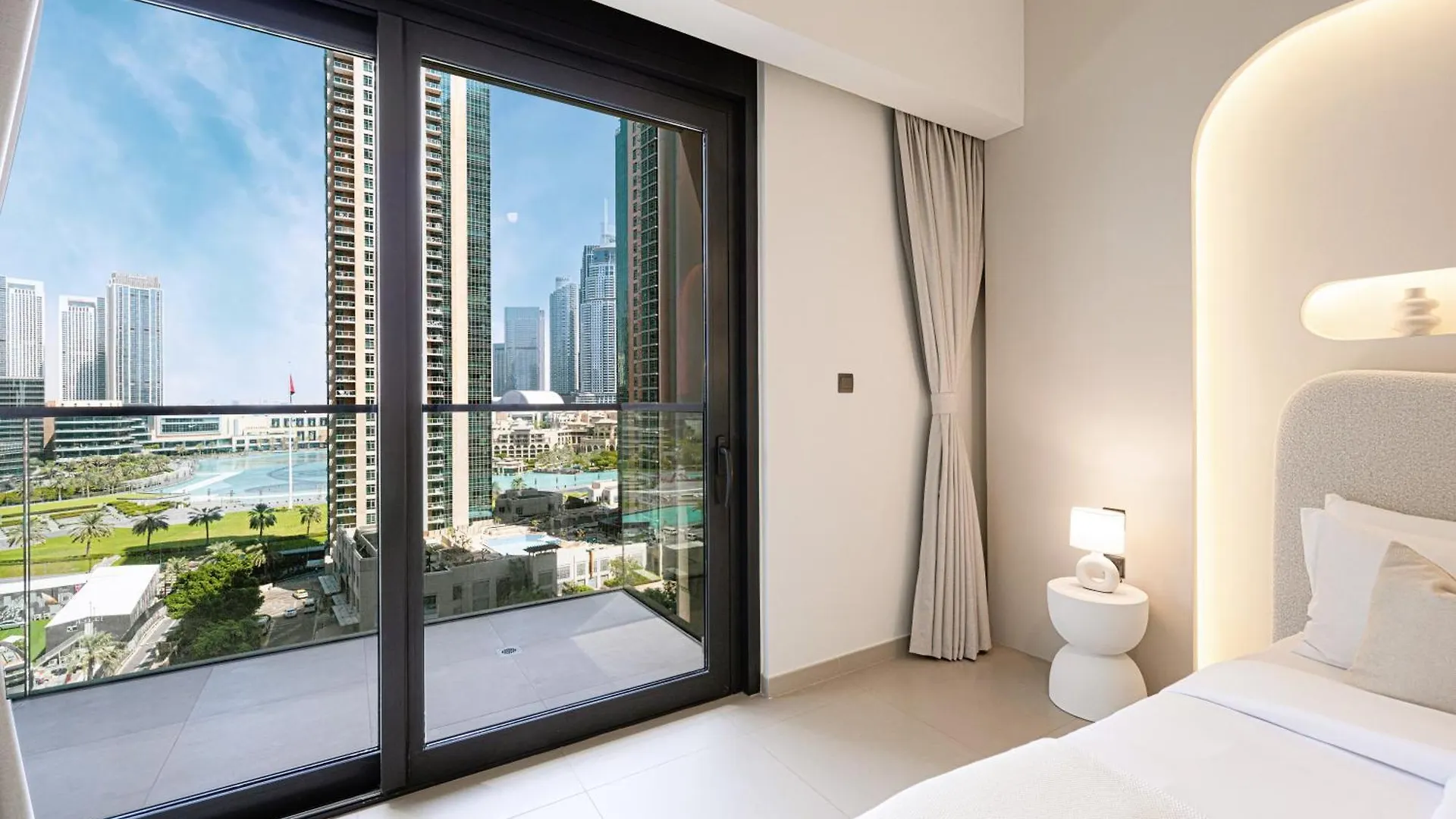 Iconic Two-Bedroom Apartment With Full Burj Khalifa & Fountain View By Prestige Nest Dubaj Zjednoczone Emiraty Arabskie