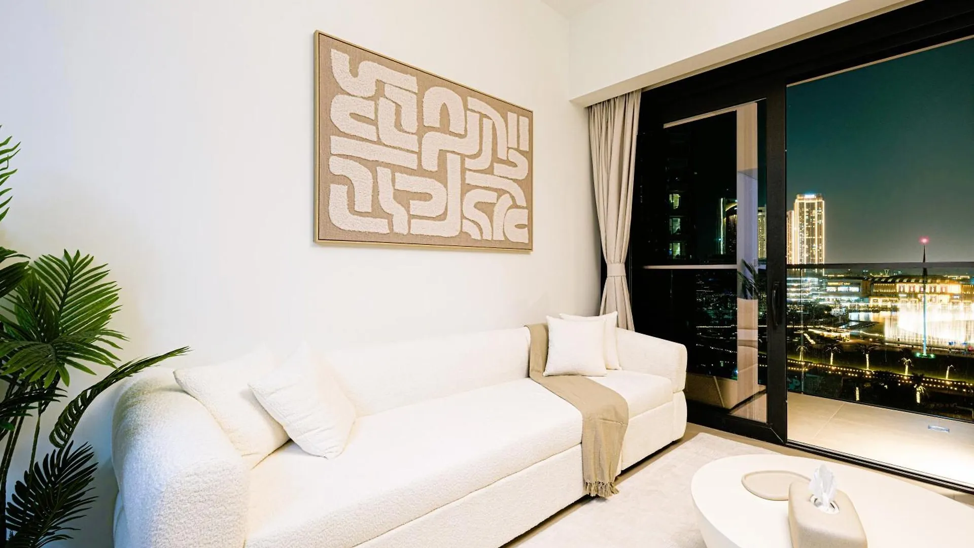 Iconic Two-Bedroom Apartment With Full Burj Khalifa & Fountain View By Prestige Nest Dubaj