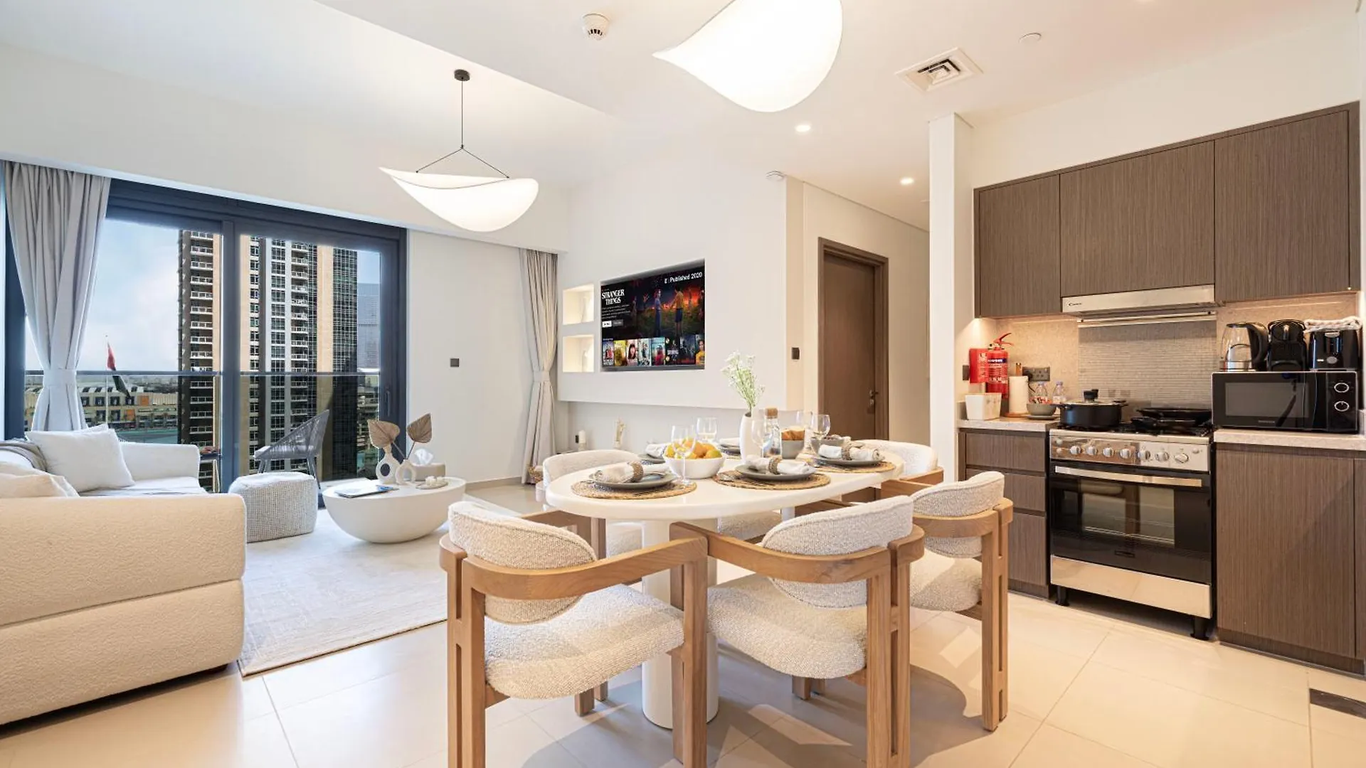 Iconic Two-Bedroom Apartment With Full Burj Khalifa & Fountain View By Prestige Nest Dubaj 0*,