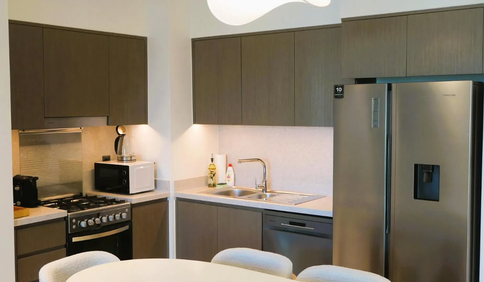 Iconic Two-Bedroom Apartment With Full Burj Khalifa & Fountain View By Prestige Nest Dubaj